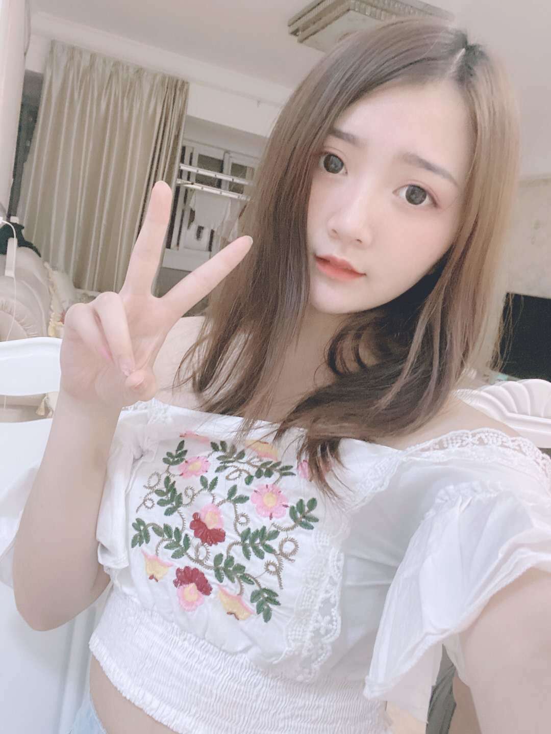 2020/10/14会夹又可以kiss的菲菲